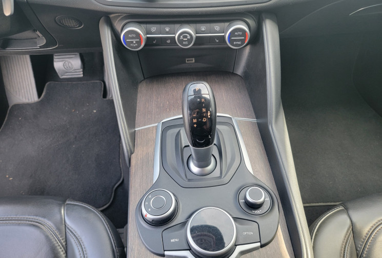 Alfa Romeo Giulia 2.2 JTD 16V AT8 180 cv Boîte auto LUSSO