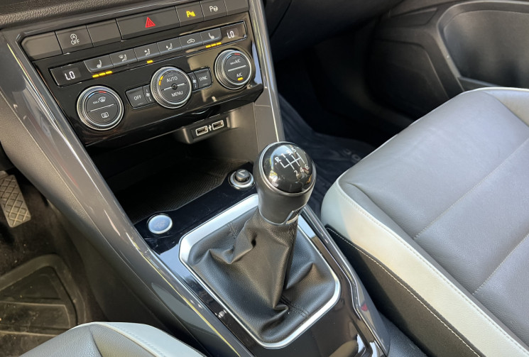 Volkswagen T-Roc 1.5 TSI EVO 150 Carat Exclusive / Toit Ouvrant / Attelage / Carplay / Keyless / ACC
