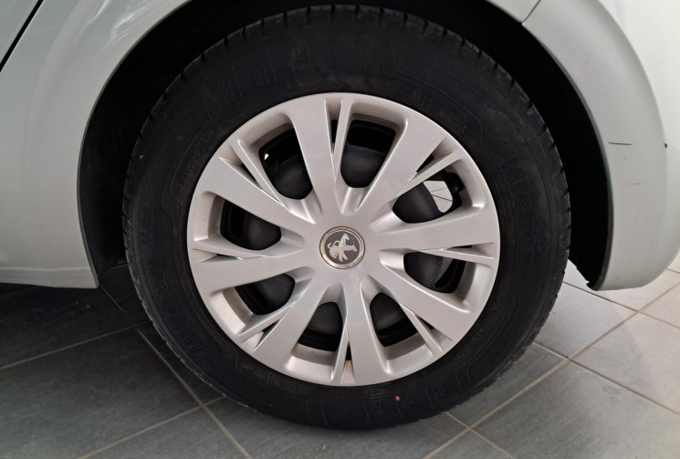 Peugeot 208 Phase 2 1.2 VTi 12V 82 CV ACTIVE  / TBE / distribution neuve / GARANTIE