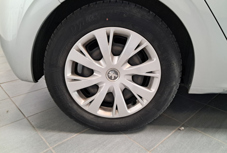 Peugeot 208 Phase 2 1.2 VTi 12V 82 CV ACTIVE  / TBE / distribution neuve / GARANTIE