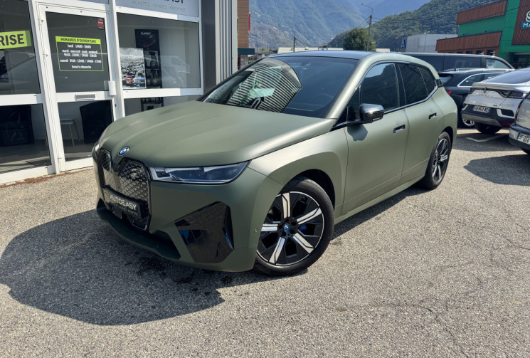 BMW iX xDrive40 326