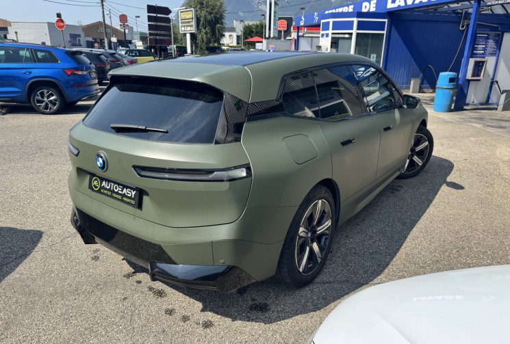 BMW iX xDrive40 326