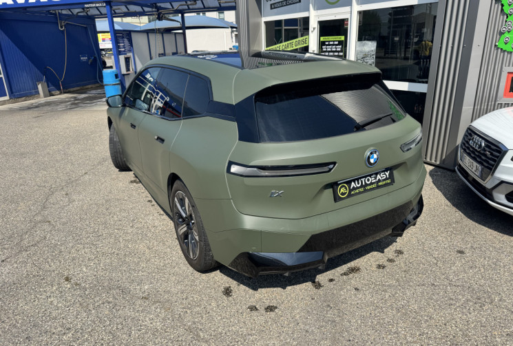 BMW iX xDrive40 326