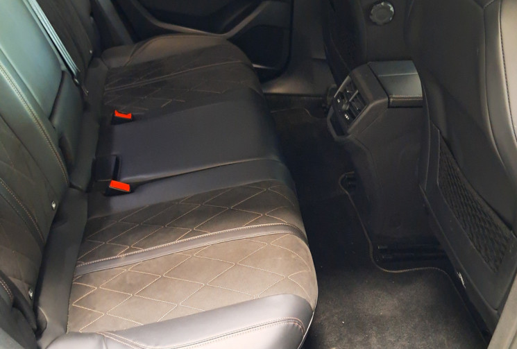 Peugeot 3008 2.0 BLUEHDI 180 GT S&S EAT6 - TBE - CAM 360 HIFI FOCAL - ENTR DISTRI OK - GARANTIE 
