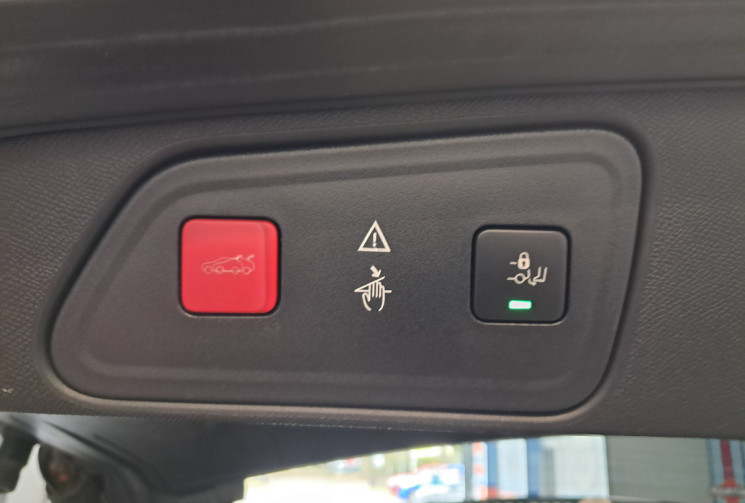 Peugeot 3008 2.0 BLUEHDI 180 GT S&S EAT6 - TBE - CAM 360 HIFI FOCAL - ENTR DISTRI OK - GARANTIE 