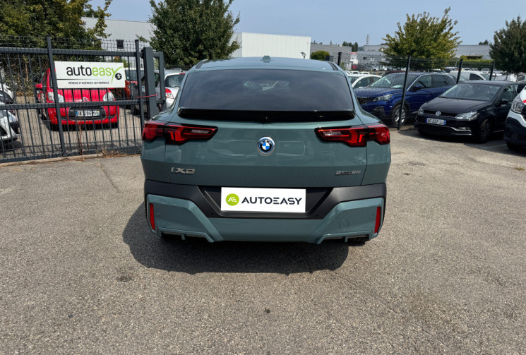 BMW iX2 EDRIVE 20 / PACK PREMIUM 