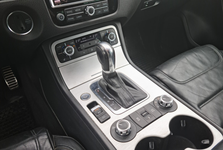 Volkswagen Touareg V8 TIPTRONIC 340 CH CARAT