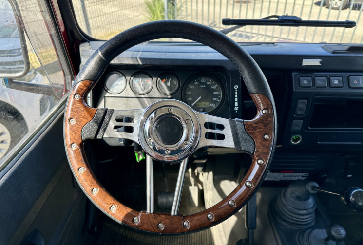 Land-Rover Defender I 90 2.5 TD5 122CV -- ENTIEREMENT RESTAURÉ - PRET A PARTIR