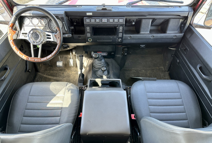 Land-Rover Defender I 90 2.5 TD5 122CV -- ENTIEREMENT RESTAURÉ - PRET A PARTIR