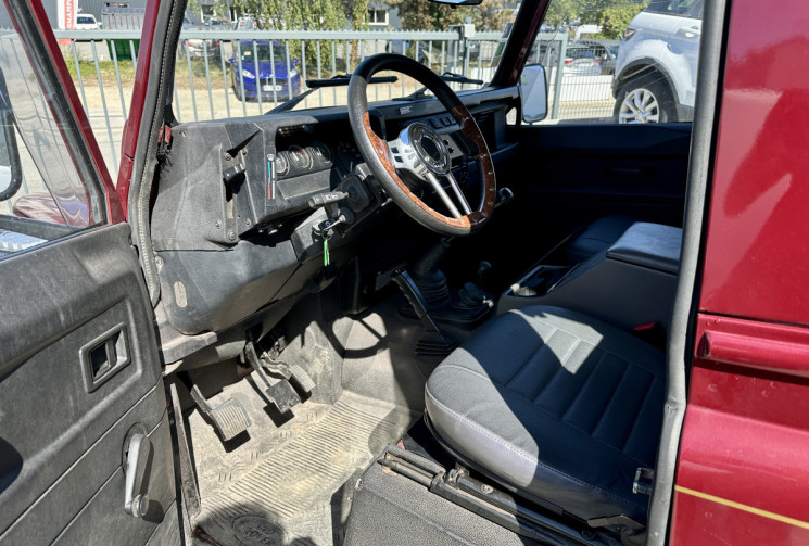 Land-Rover Defender I 90 2.5 TD5 122CV -- ENTIEREMENT RESTAURÉ - PRET A PARTIR