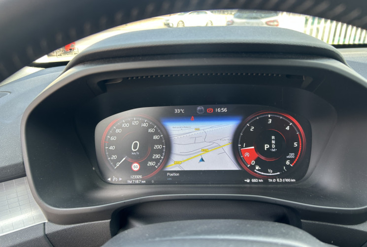 Volvo XC40 D3 150 Ch MOMENTUM GEARTRONIC 8 * CARPLAY * GPS * CAMERA DE RECUL