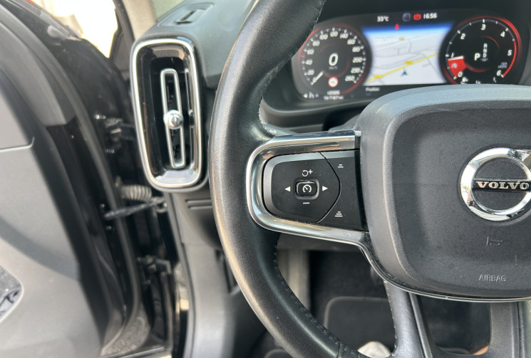 Volvo XC40 D3 150 Ch MOMENTUM GEARTRONIC 8 * CARPLAY * GPS * CAMERA DE RECUL