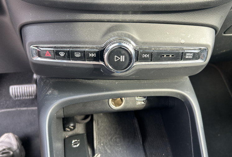 Volvo XC40 D3 150 Ch MOMENTUM GEARTRONIC 8 * CARPLAY * GPS * CAMERA DE RECUL