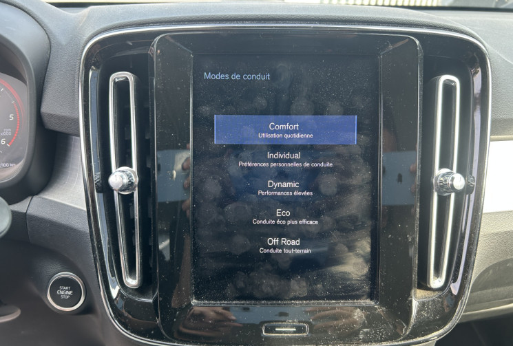 Volvo XC40 D3 150 Ch MOMENTUM GEARTRONIC 8 * CARPLAY * GPS * CAMERA DE RECUL