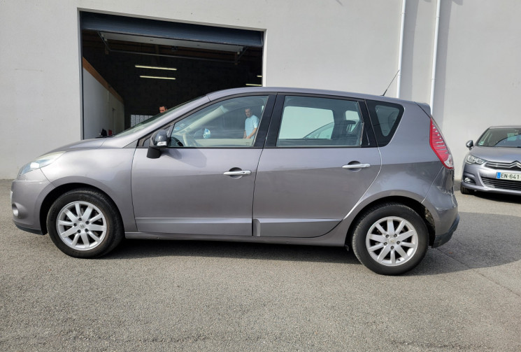 Renault Scénic 1.5 dCi 110 ch FAP Privilège