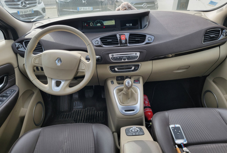 Renault Scénic 1.5 dCi 110 ch FAP Privilège