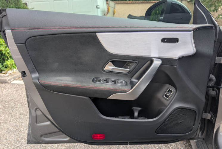 Mercedes CLA 250 e 160+102 ch AMG Line 8G-DCT / Entretien Mercedes-Benz
