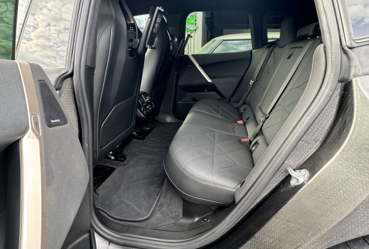 BMW iX 