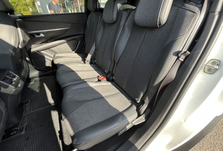 Peugeot 5008 II (P87) 1.5 BlueHDi EAT8 S&S 130 cv Boîte auto