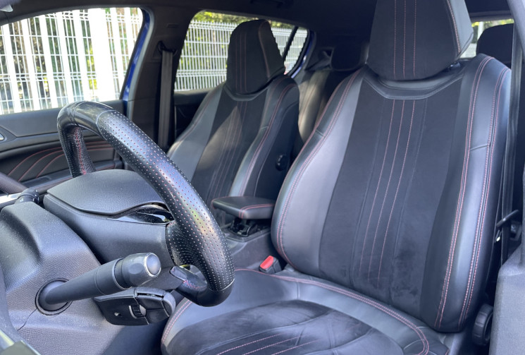 Peugeot 308 1.6 THP 205 GT * 2e main / GPS / Caméra / JA 18 / en Stock / Français