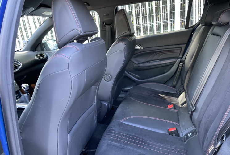 Peugeot 308 1.6 THP 205 GT * 2e main / GPS / Caméra / JA 18 / en Stock / Français
