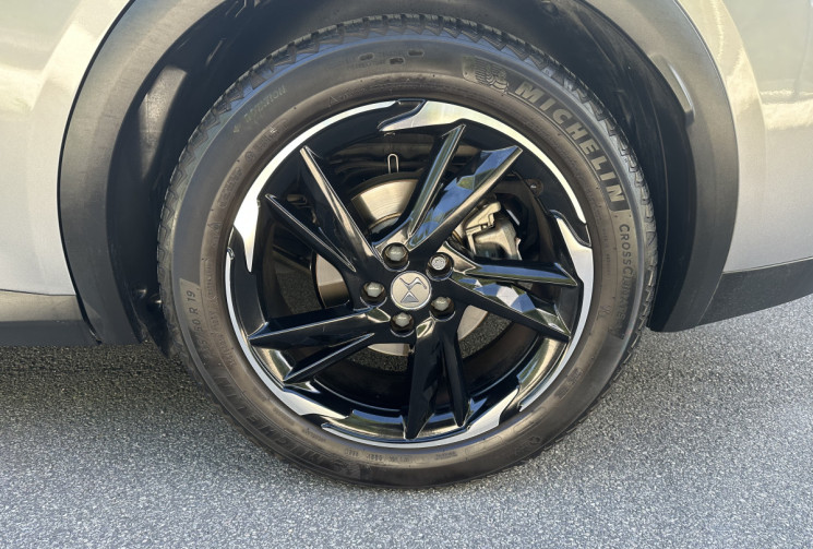 DS DS 7 Crossback E-TENSE 225 PERFORMANCE LINE+ * HYBRID RECHARGEABLE * ATTELAGE * ENTRETIEN CITROEN