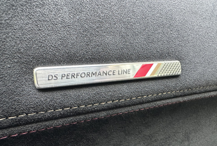 DS DS 7 Crossback E-TENSE 225 PERFORMANCE LINE+ * HYBRID RECHARGEABLE * ATTELAGE * ENTRETIEN CITROEN