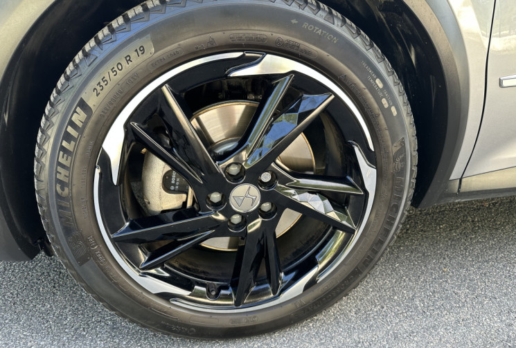 DS DS 7 Crossback E-TENSE 225 PERFORMANCE LINE+ * HYBRID RECHARGEABLE * ATTELAGE * ENTRETIEN CITROEN