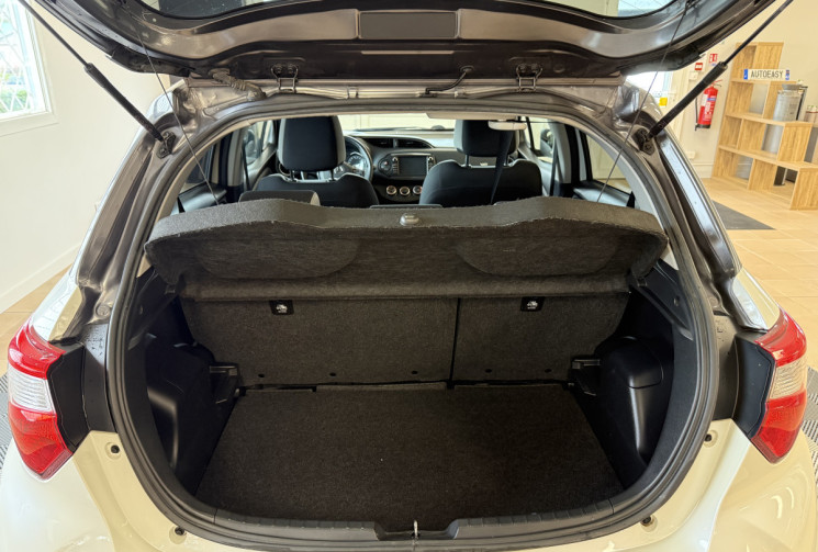 Toyota Yaris 1.5 VVTI Y20 16V 110 DESIGN  