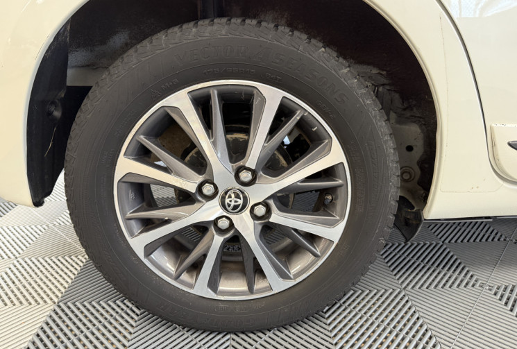 Toyota Yaris 1.5 VVTI Y20 16V 110 DESIGN  