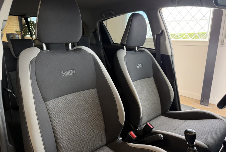 Toyota Yaris 1.5 VVTI Y20 16V 110 DESIGN  