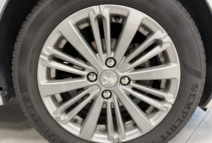 Peugeot 208 1.6 BlueHDi 100 ch Allure 