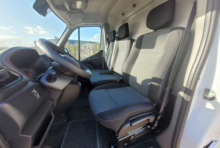 Renault Master FGN TRAC F3500 L2H2 BLUE DCI 135 CONFORT