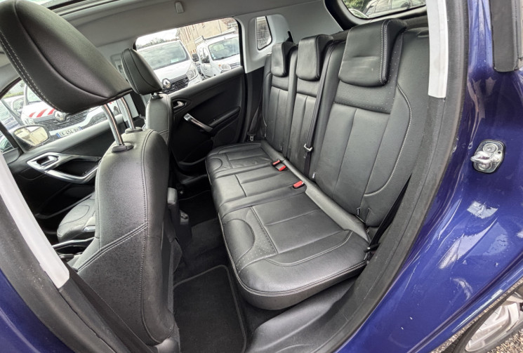Peugeot 2008 1.6 BLUEHDI / 120 CH / FELINE 