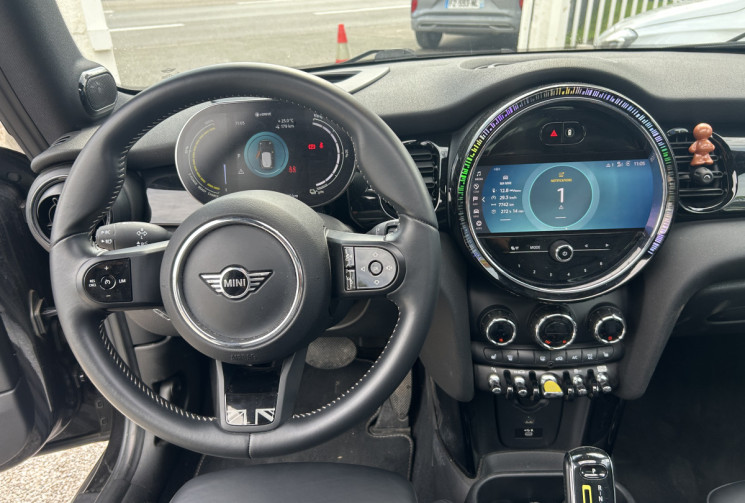 Mini Mini III (2) (F56) COOPER SE 184 Ch FINITION MINI YOURS 32.6 KWH * TOIT OUVRANT * SIEGES CHAUFF