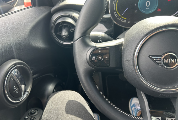 Mini Mini III (2) (F56) COOPER SE 184 Ch FINITION MINI YOURS 32.6 KWH * TOIT OUVRANT * SIEGES CHAUFF