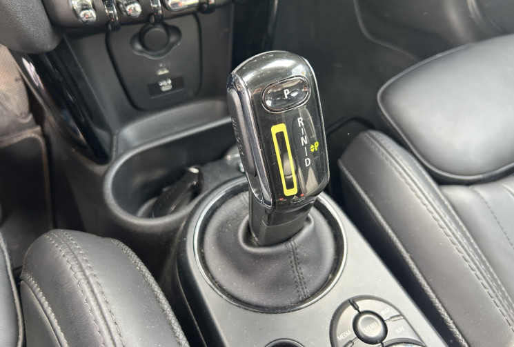 Mini Mini III (2) (F56) COOPER SE 184 Ch FINITION MINI YOURS 32.6 KWH * TOIT OUVRANT * SIEGES CHAUFF