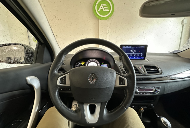 Renault Megane 1.5 dCi 110ch energy FAP Bose eco² // CarPlay