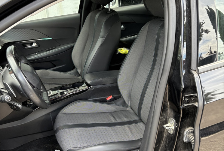 Peugeot 208 Allure EAT8 / Toit pano / 1.2 puretech 100cv / 1ere main / 