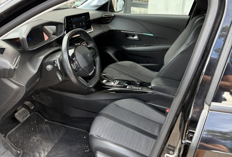 Peugeot 208 Allure EAT8 / Toit pano / 1.2 puretech 100cv / 1ere main / 