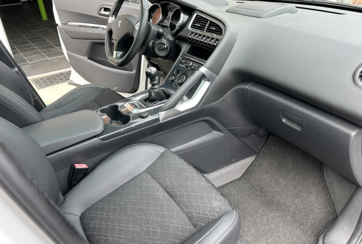 Peugeot 3008 Allure 1.6 BlueHDI 120 cv Distribution neuve