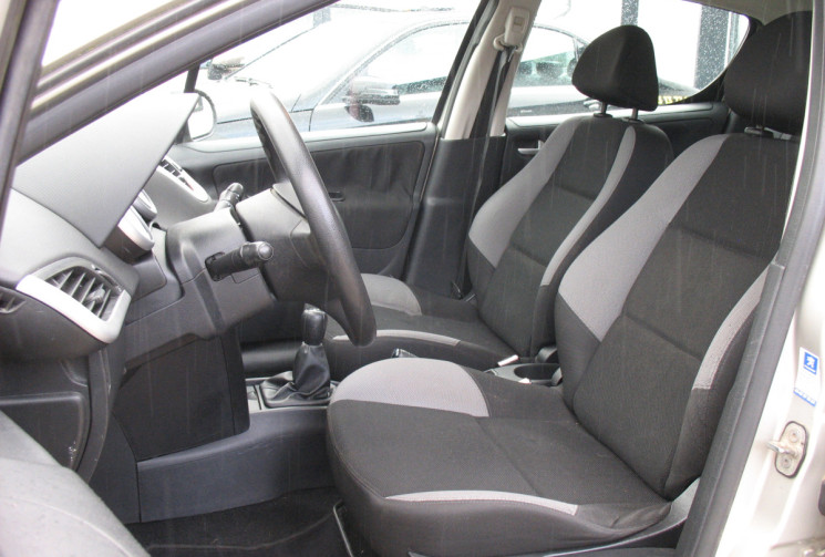 Peugeot 207 1.4 VTI 95 MOTEUR A CHAINE   5 PORTES