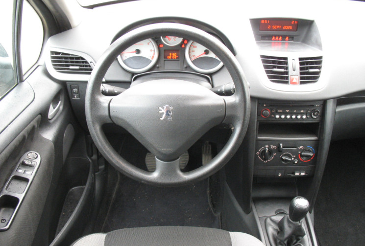Peugeot 207 1.4 VTI 95 MOTEUR A CHAINE   5 PORTES