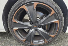 CUPRA Leon HYBRID VZ1.4 TSI 245 cv * état neuf * carplay * pack connectivité * volant chauffant *   
