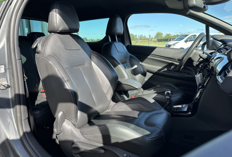 DS DS 3 1.2 110 cv Série limitée Darkside - CARPLAY - CUIR - CAMERA