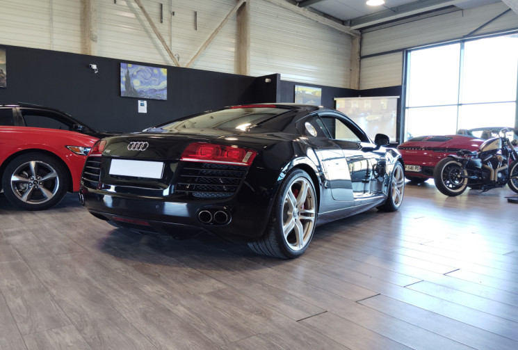 Audi R8 V8 4.2L FSi