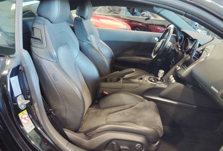 Audi R8 V8 4.2L FSi