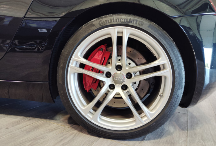 Audi R8 V8 4.2L FSi
