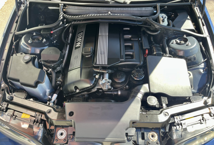 BMW Série 3 320 CI E46 2.2 170CH CABRIOLET / SIEGES CUIR SPORT CHAUFFANTS ELECTRIQUES / PHARES AUTO