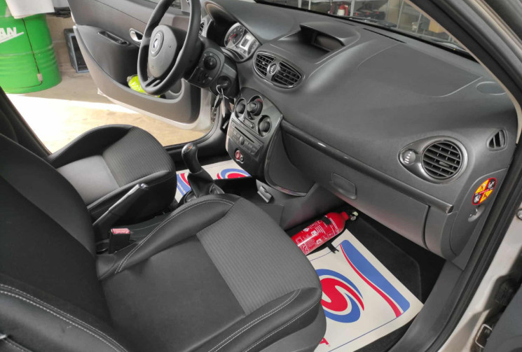 Renault Clio 1.2 16V 75 CH COLLECTION CLIM TBE RÉVISÉ ET GARANTIE
